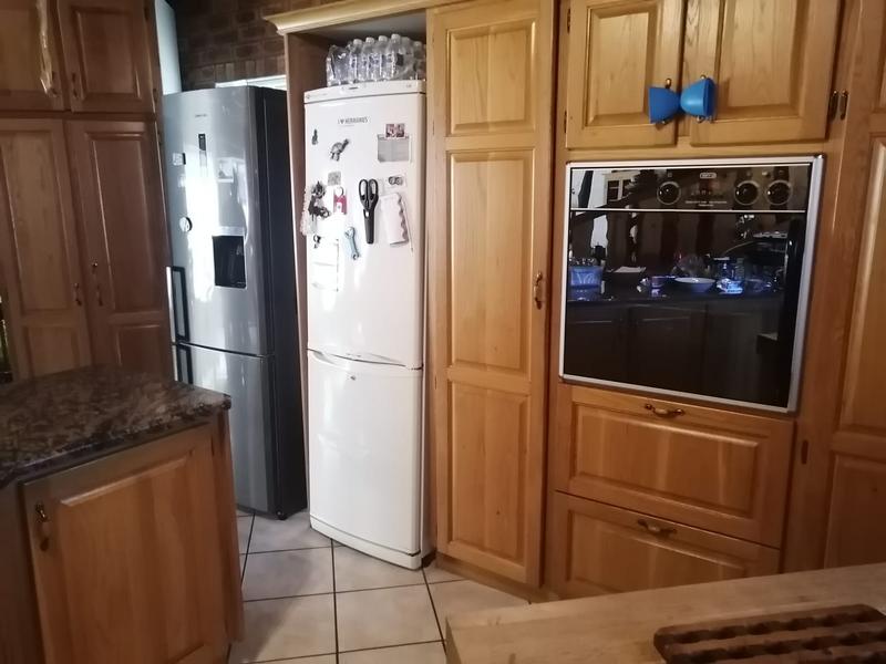 5 Bedroom Property for Sale in Sandbaai Western Cape